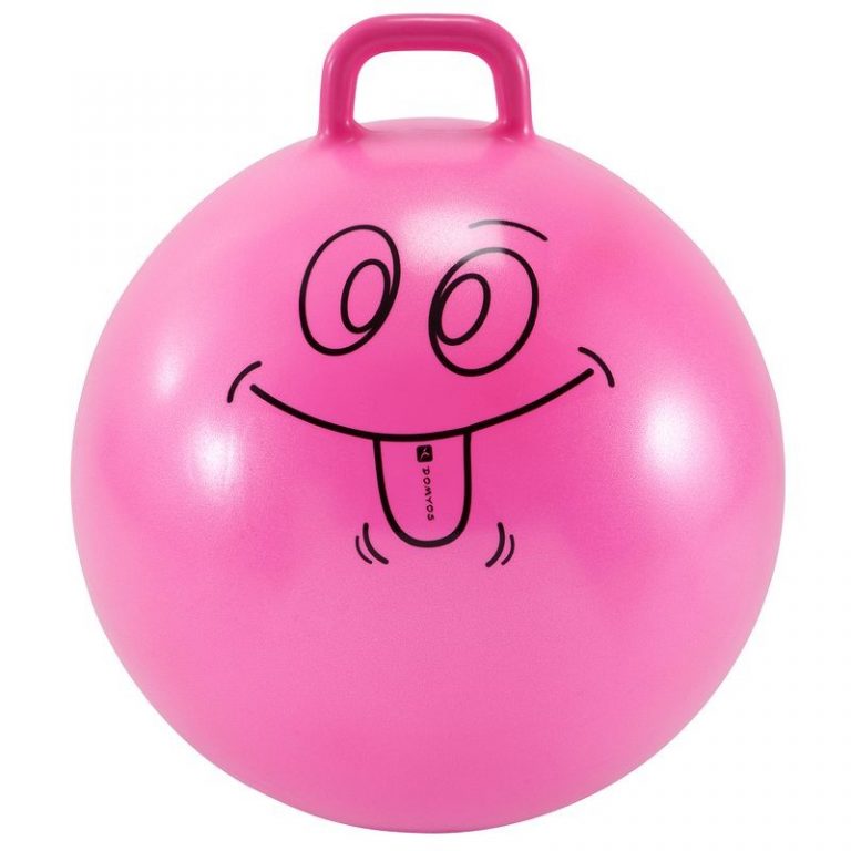 Utiliser son ballon sauteur dans le jardin
